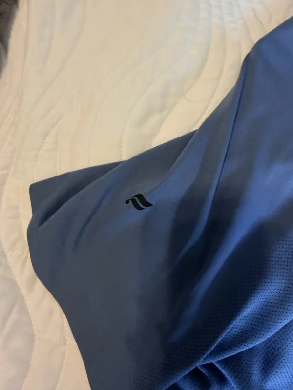 Men’s Fabletics Shirt  - Image 4