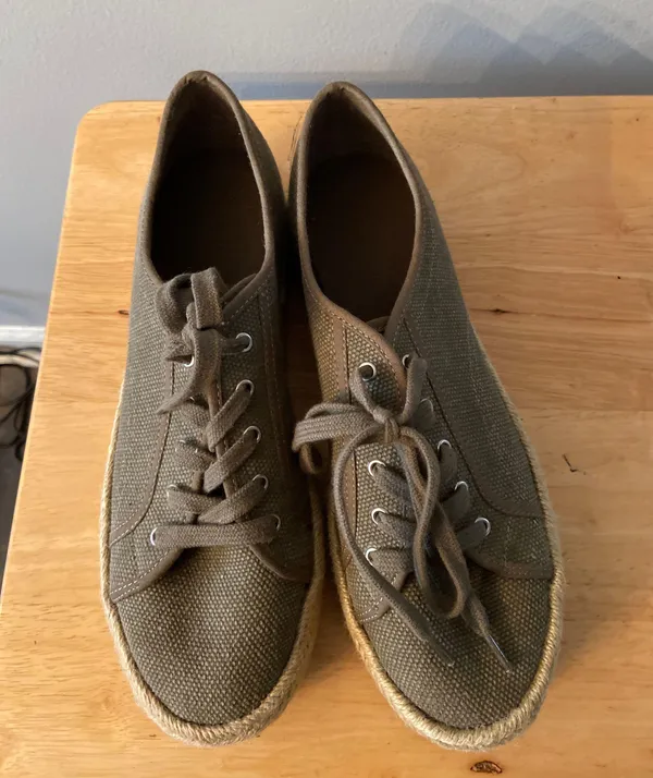 Army Green Platform Sneakers Size 9 - Image 2