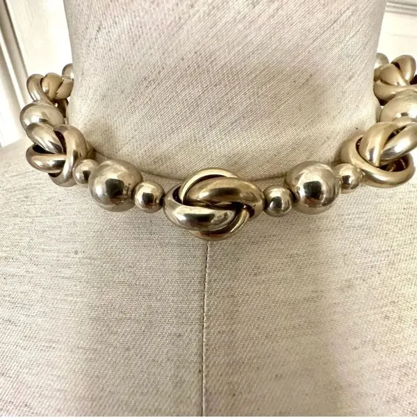 Silver tone necklace - Image 2