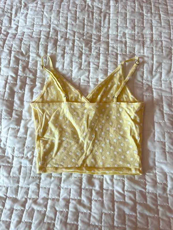 Hollister Must Have Yellow Floral Cropped Tank Top Size XS - Image 2