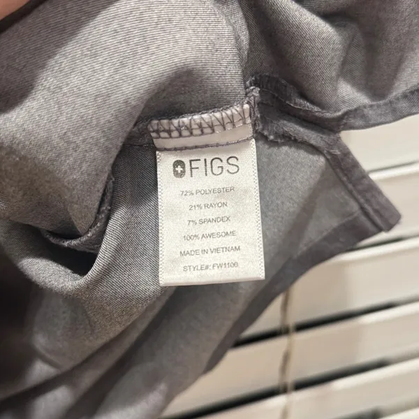 Lot of 2 FIGS Technical‎ Scrub Top Charcoal Gray V-Neck Short Sleeve Size L - Image 3
