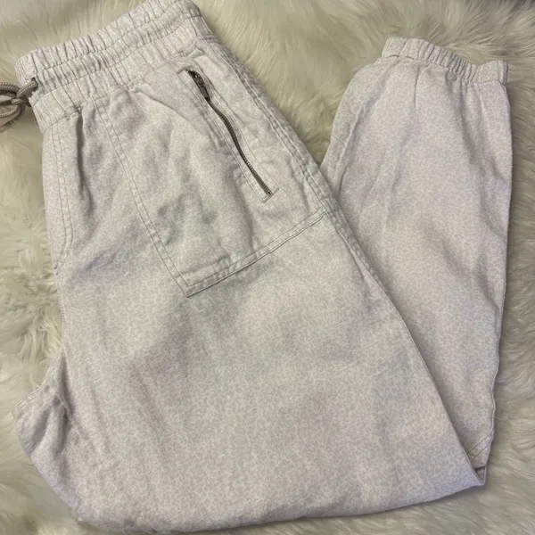 Athleta Cabo Linen Jogger Travel Pants Cream Leopard Size 12 - Image 9