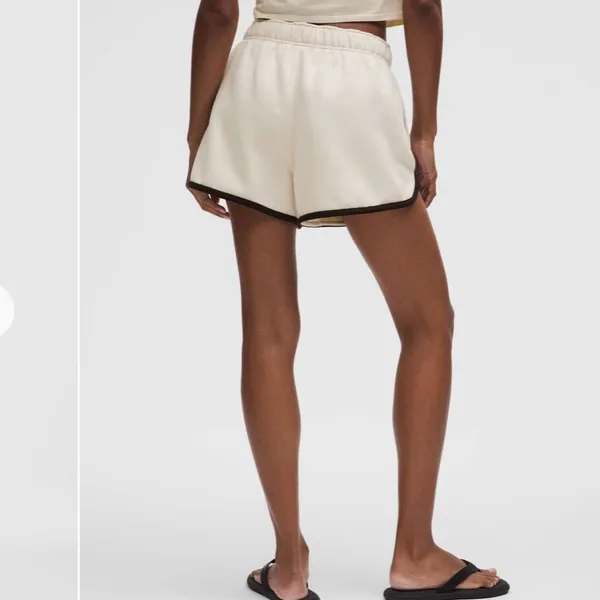 Lululemon Scuba Mid-Rise Oversized Short 3" Trim Light Ivory / Black NWT - Image 2