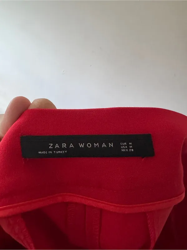 Zara Red High Waisted Shorts Zipper Detail - Image 4