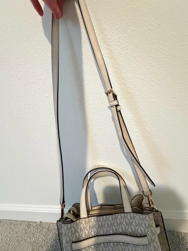 Michael Kors Logo Purse - Image 4
