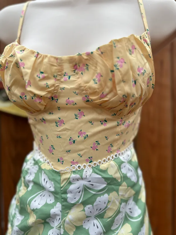 Cute floral crop/bralette top Size XS - Image 5