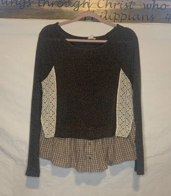 Hem and Thread Soft Lace and Plaid Blouse - Image 13