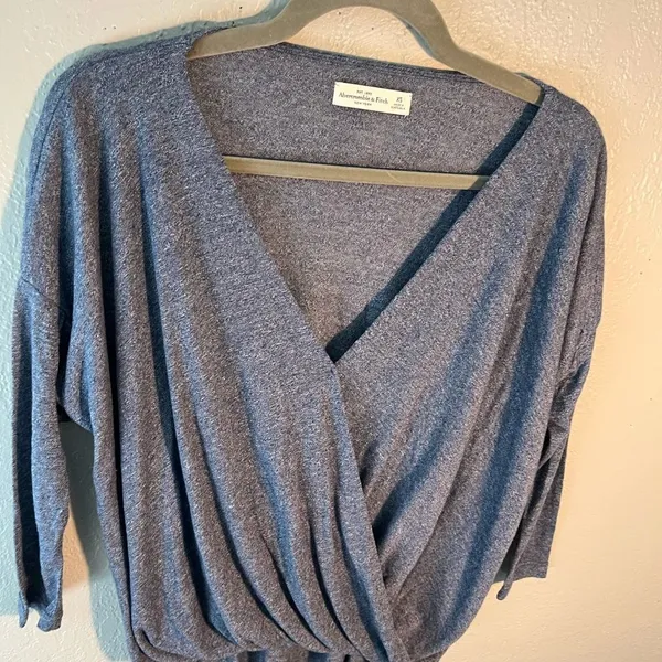 Abercrombie & Fitch Gray Wide V-Neck Sweater with Wrap Design SZ XS Long Sleeve - Image 5