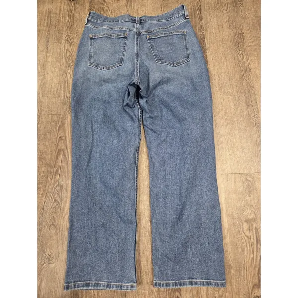 LL Bean Classic Fit Jeans Womens 12P Blue Medium Wash Straight Leg Denim 521072 - Image 4