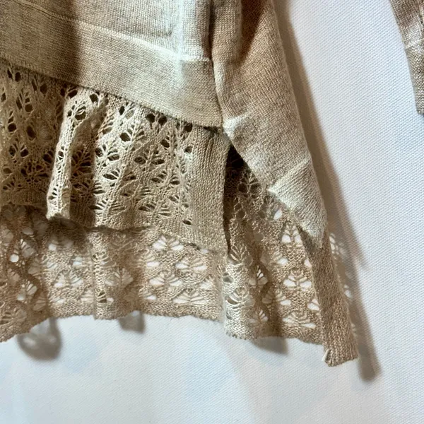 Cyrus Beige Knit Sweater Crochet Lace Tiered Hem Long Sleeve Pullover L tunic - Image 6
