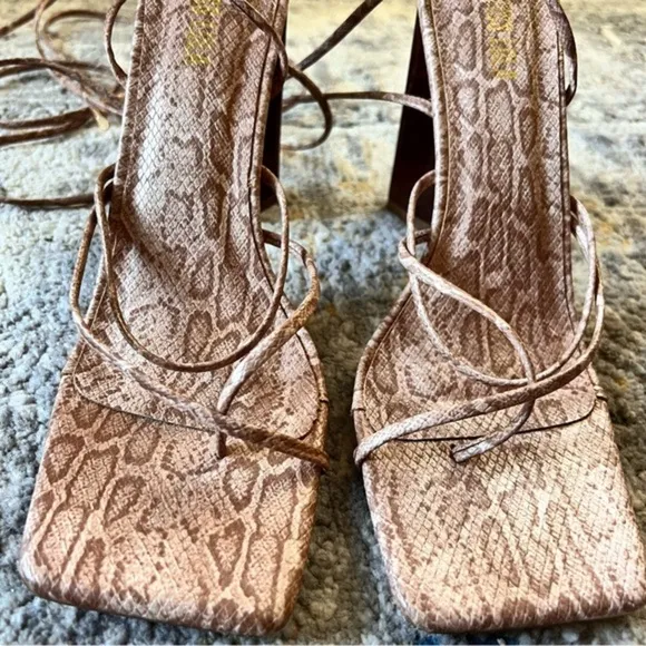 MISSGUIDED Lace Up‎ Snake Print Heels Size 8.5 - Image 4