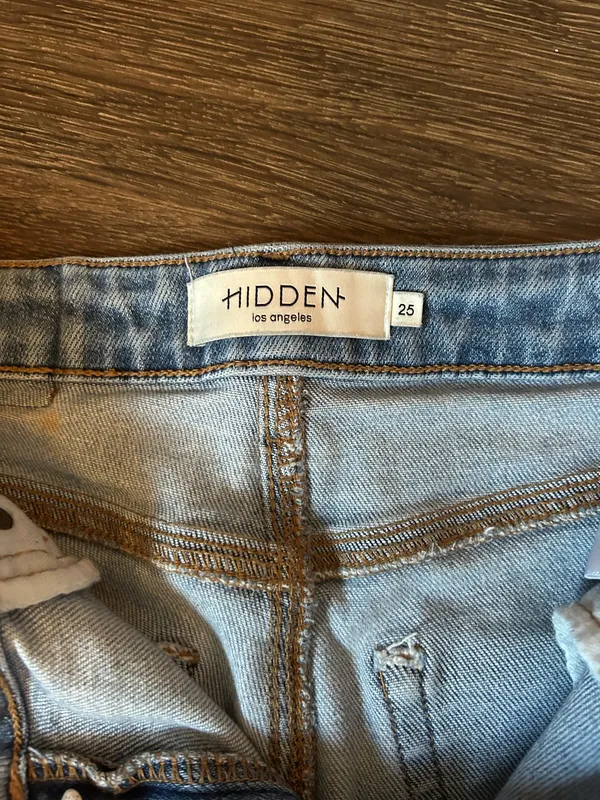 Hidden Jeans - Image 3