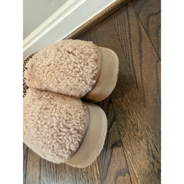 UGG Tazz Maxi Curly Chestnut Fur Slippers Womens Size 6 SOLD OUT - Image 12