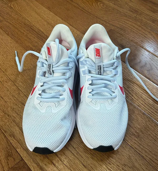 Nike shoes - Image 3