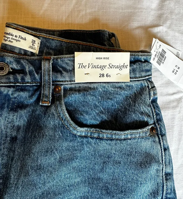 Abercrombie Jeans - Image 3