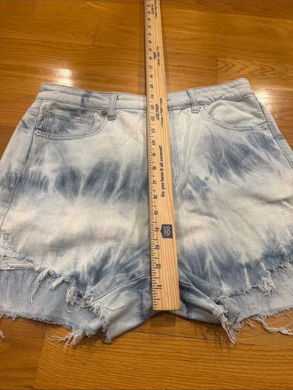American Eagle outfitters highest rise mom shorts size 12. - Image 5