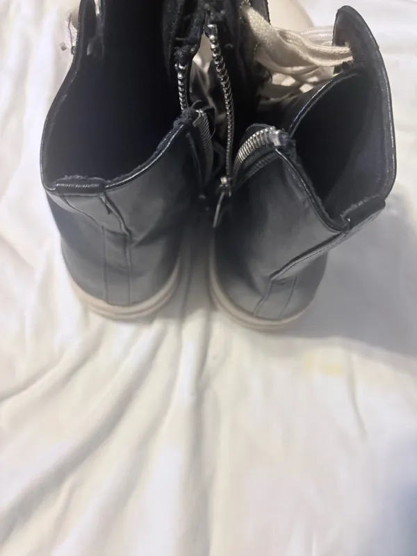 Women fashion sneakers - Image 3