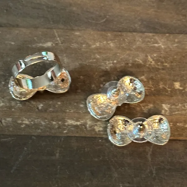 Gold tone pave bow tie bracelet, earrings and ring set - Image 6