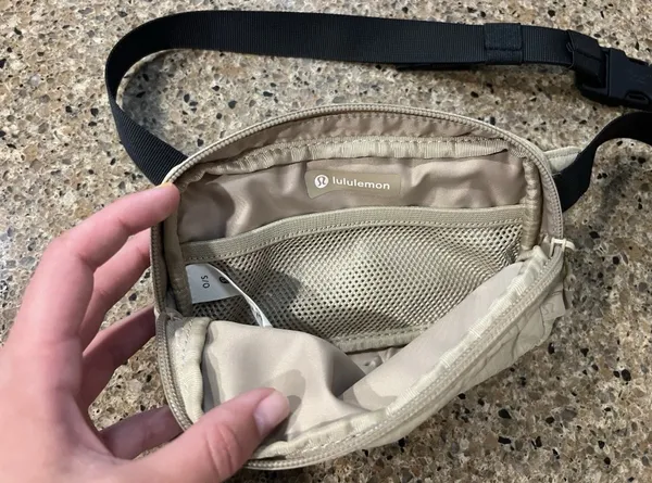 Lululemon Everywhere Belt Bag Mini - Image 2
