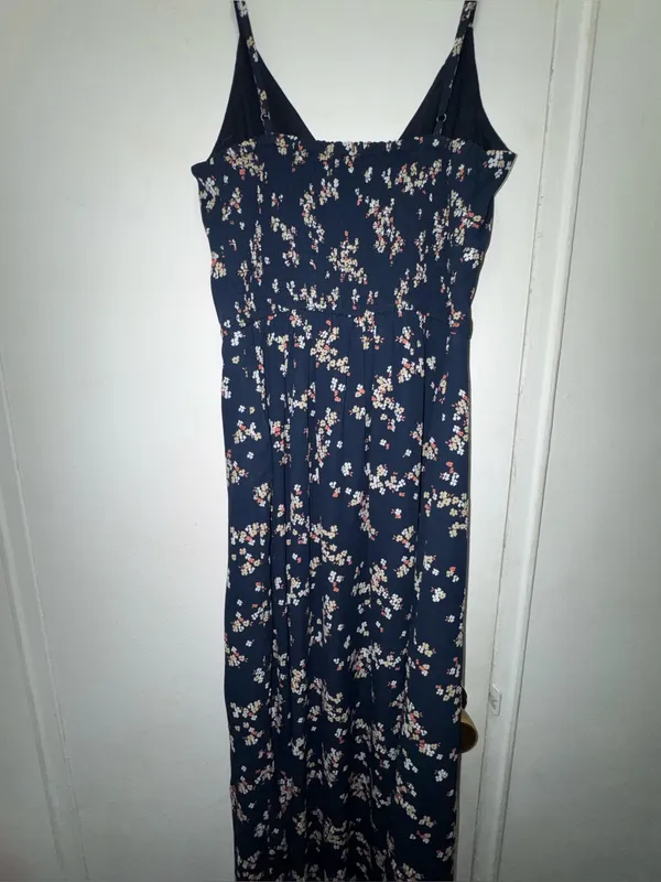 Abercrombie & Fitch navy floral maxi dress with strappy details side slit Small - Image 9