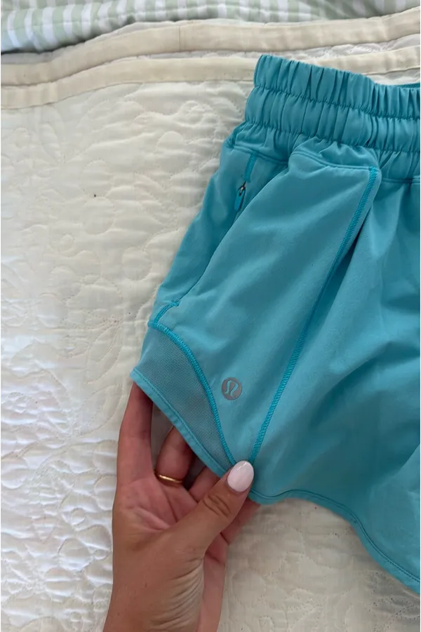 Lululemon Hotty Hot 2.5" Shorts - Image 3