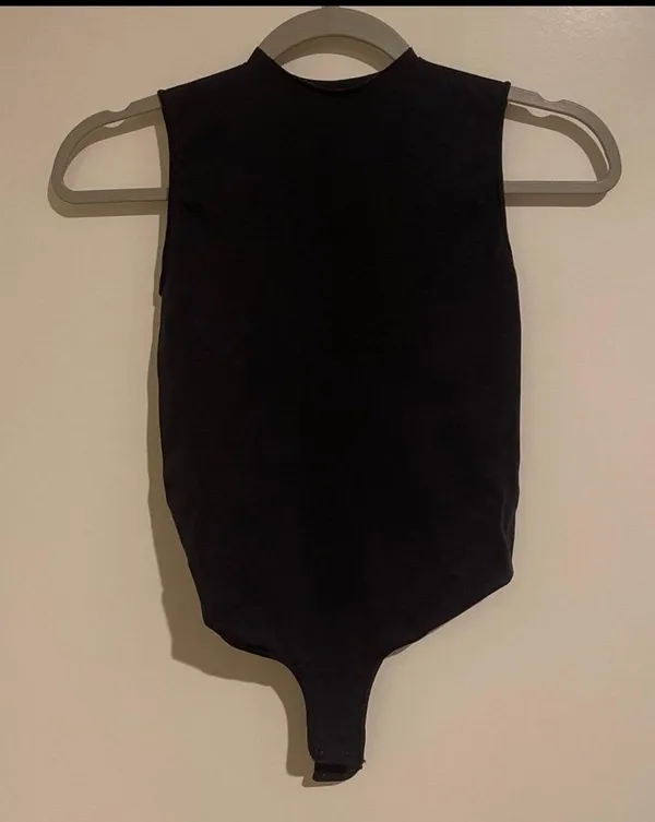 SKIMS NWOT Raw Edge Bodysuit S/M Black - Image 2