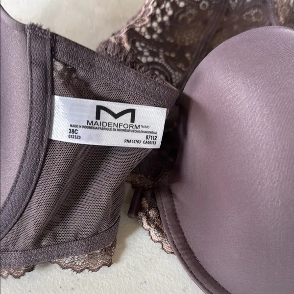Maidenform Elegant Lace Trimmed Bra - Image 4
