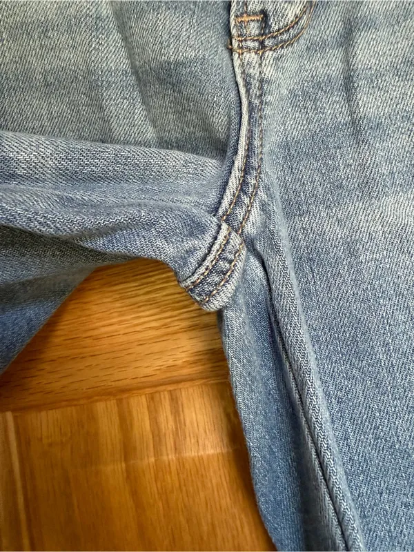 American Eagle Super High Rise Baggy Wide Leg Cargo Jeans Size 000 Medium Wash - Image 4
