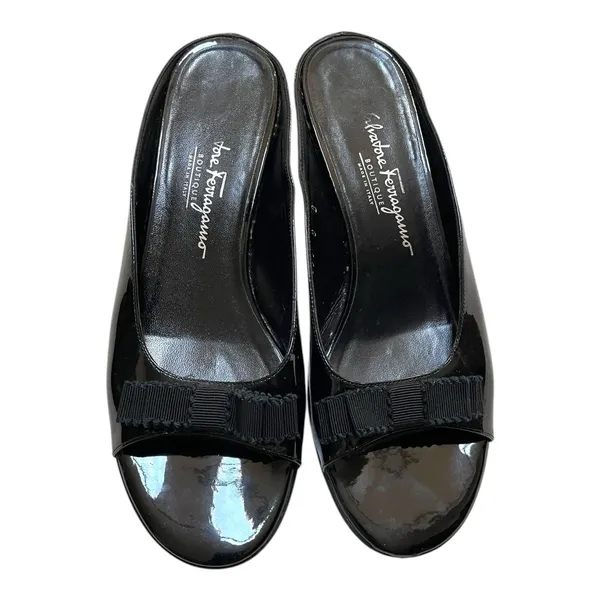 Salvatore Ferragamo Vara Bow Slides 8 Black Patent Leather Elegant Designer Sandals - Image 3
