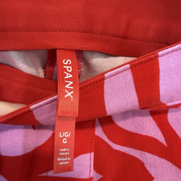 Spanx On The Go‎ Shorts in Red Pink Zebra Print Size Large - Image 3