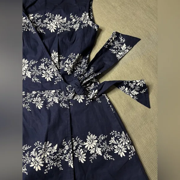 Tommy Hilfiger Women's Size M Navy Floral 100% Cotton Wrap Dress Midi Sleeveless - Image 7