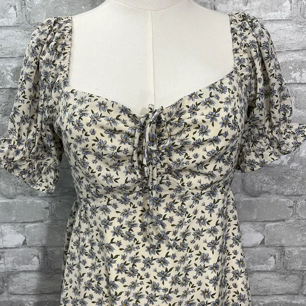 Better Be Floral Mini dress with Puff Sleeves - Image 2
