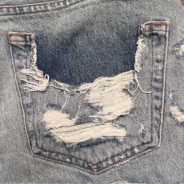 AGOLDE Parker Vintage Distressed Cut Off‎ Denim Shorts in Swapmeet Size 26 - Image 16