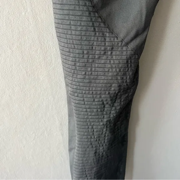 Gymshark Dark Grey Energy Seamless Leggings Size Medium - Image 7