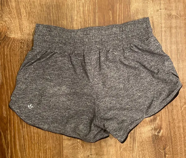 Lululemon Choose A Side Shorts - Image 2