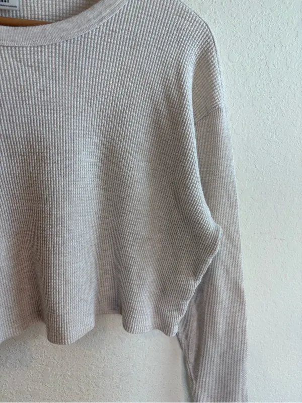 Aritzia Sunday Best waffle knit thermal crop top size medium - Image 2
