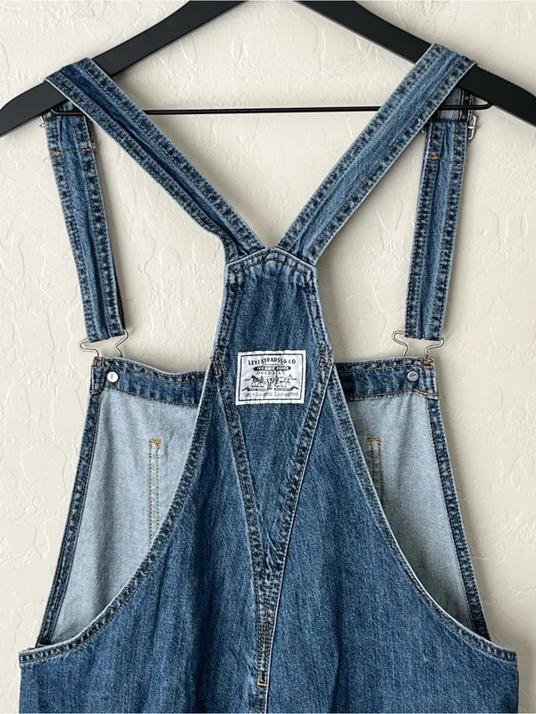 Levi’s premium vintage inspired overalls shorts medium wash medium - Image 5