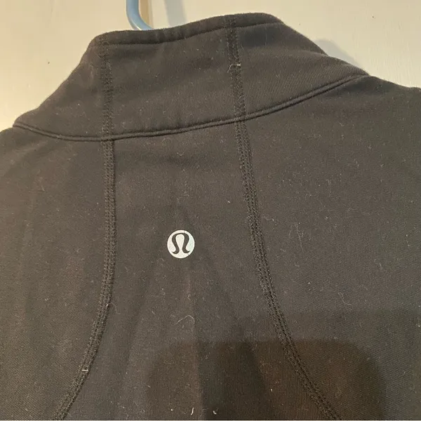 Lululemon Activewear Zipper Top Size 2 - Image 4