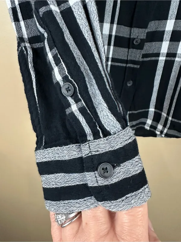 Lucky Brand Womens Black Plaid Button Front Blouse Black White Gray M Y2K Grunge - Image 5
