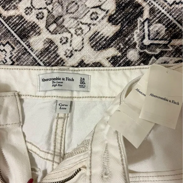 Abercrombie Jeans! - Image 2