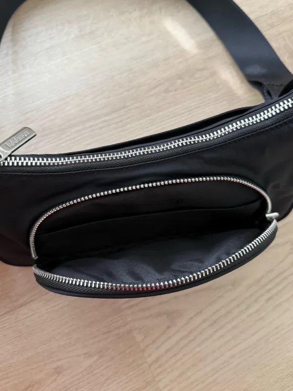 Lululemon Crossbody Bag with Nano Pouch 2L - Image 3
