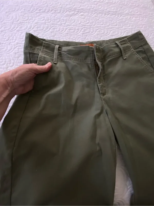 Lee One True Fit Olive Green Wide-Leg Capris Mid Rise Size Medium 11/12 - Image 5