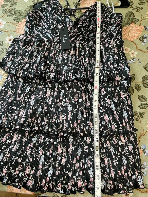 NWT Lulus Quaint Cutie Black Floral Pleated Tiered Mini Dress Size Large - Image 9