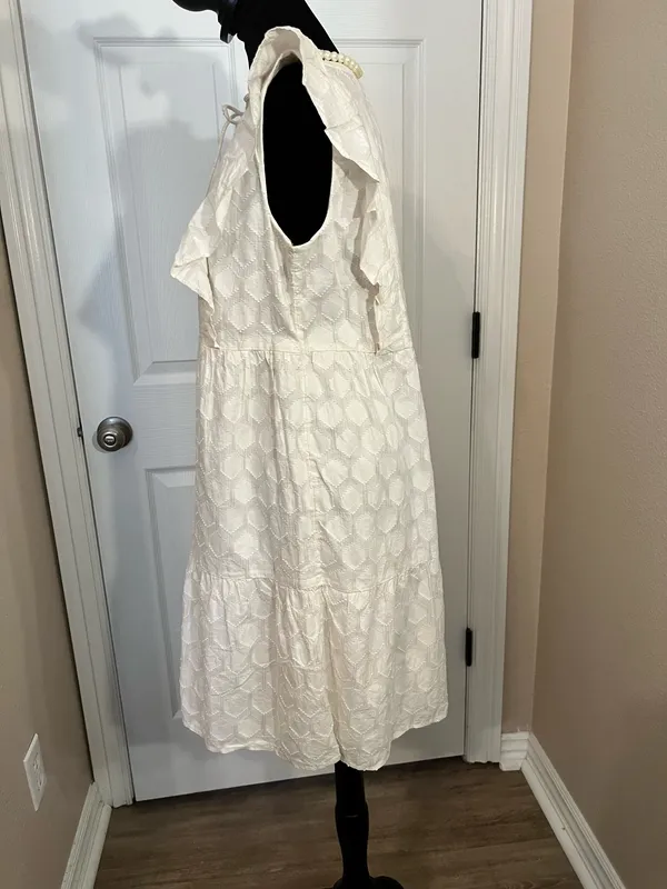 Flirty white evening dress - Image 6