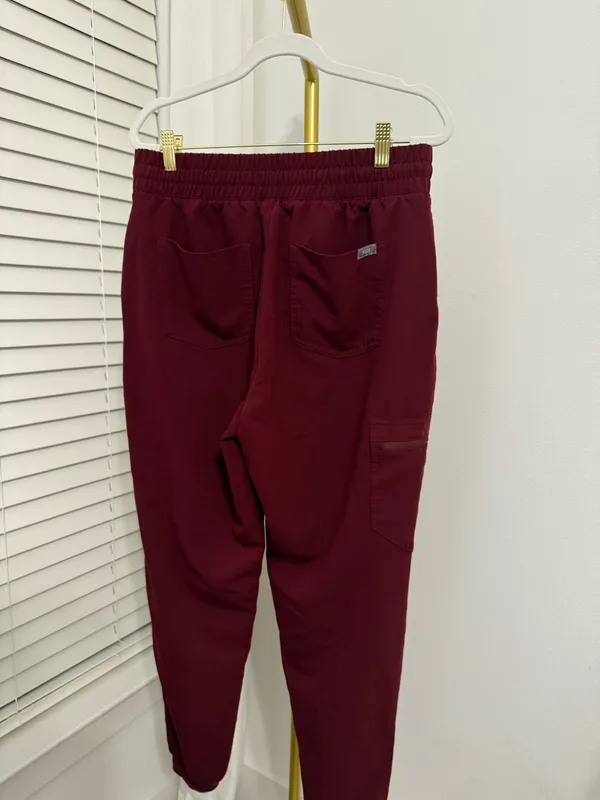 FIGS Zamora Jogger Scrub Pants Burgundy M Technical Collection FIONx Yoga Waist Healthcare - Image 3