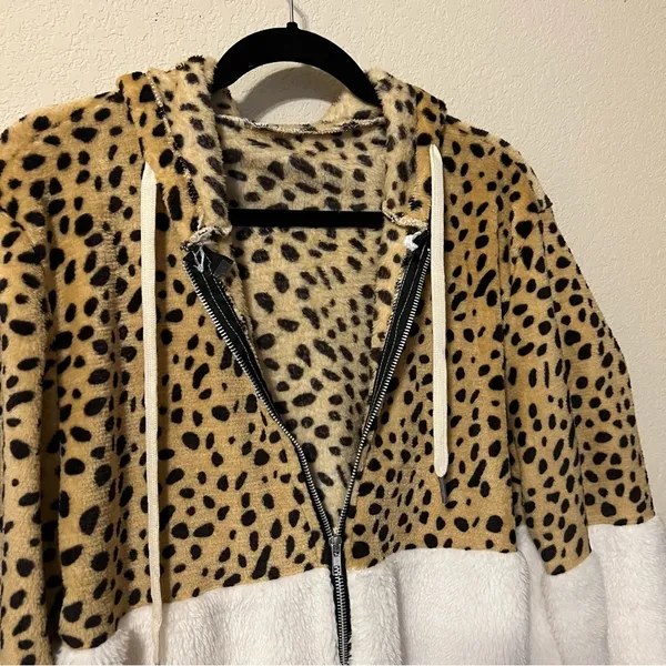 Leopard and White Sherpa Fur Zip Up Hoodie Jacket - Image 6