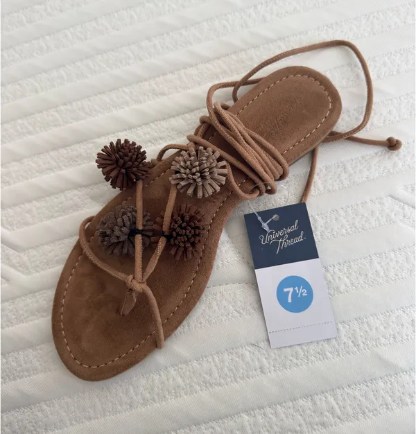 Universal Threads Target tie up shoes - Image 3