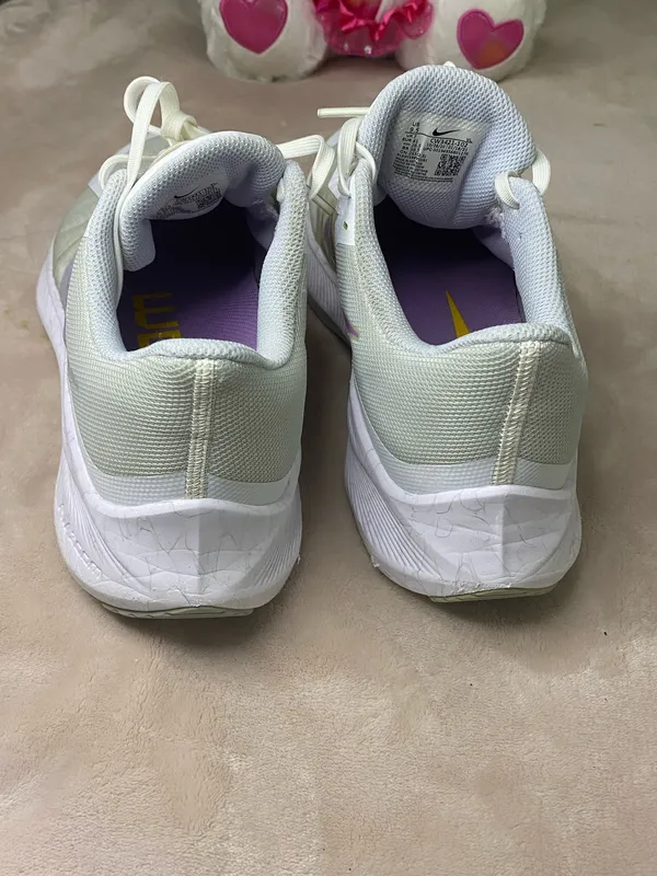 Nike Winflo 8 Running Women Shoes - Sizes 9.5 - Image 3
