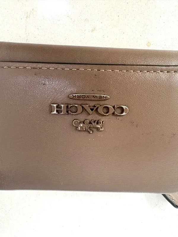 Coach Leather Wallet Classic Style Light Brown - Image 7