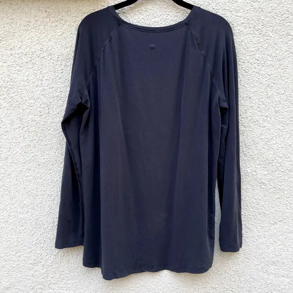 Lululemon Emerald Long Sleeve Tee Charcoal Black Size 12 - Image 4